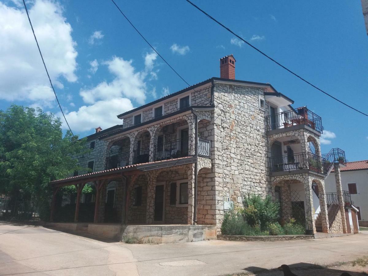 Bed and Breakfast Ranch Radin à Brtonigla Extérieur photo