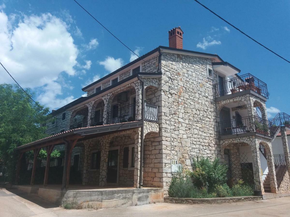 Bed and Breakfast Ranch Radin à Brtonigla Extérieur photo